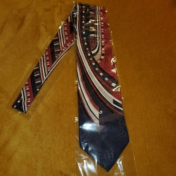 Red, White, Blue Patterned Tie New - Picture 2 of 5